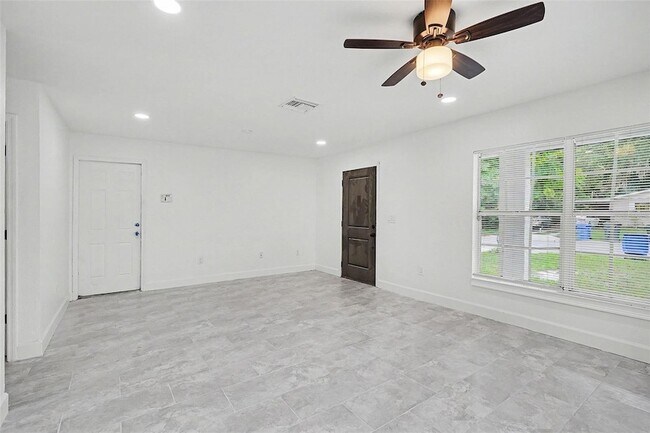 Foto del edificio - 1128 Neville Ave