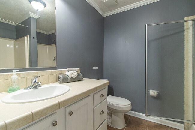 Building Photo - Fully Furnished 2BR/2.5 BA plus office wit...