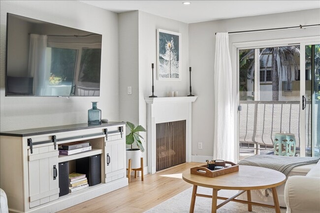 Foto del edificio - 8163 Redlands St