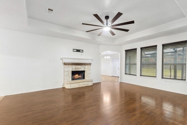 Foto del edificio - 207 Black Walnut Ct