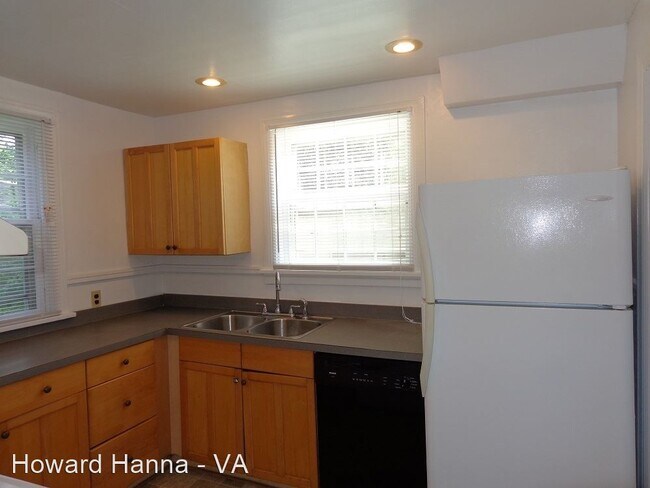 Building Photo - 3 br, 1.5 bath House - 8804 Semmes Avenue