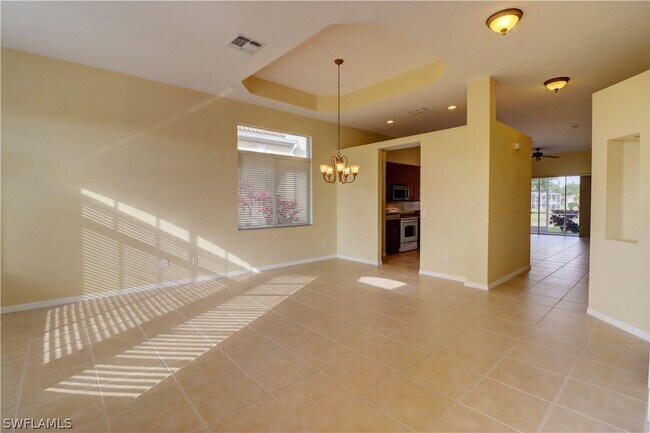 Foto del edificio - 15575 Alton Dr