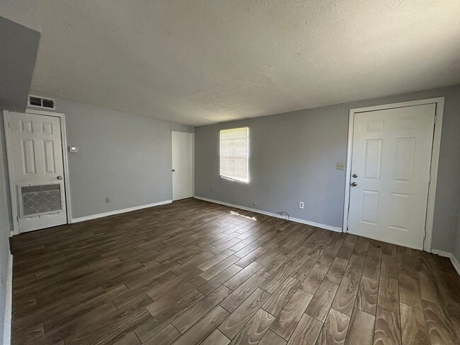 Photo - Phyllis Street Duplexes Apartment