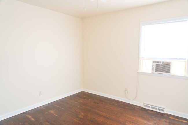 Foto del edificio - 114 Stratford Ct
