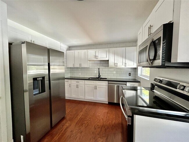 Building Photo - 5521 Gulfport Blvd S