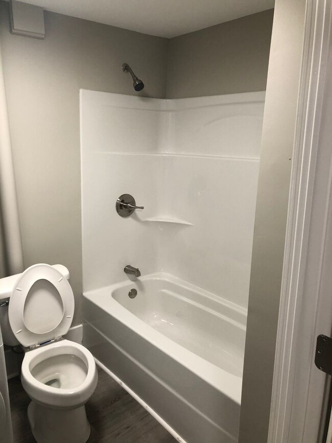 Building Photo - 1438 Indianola St