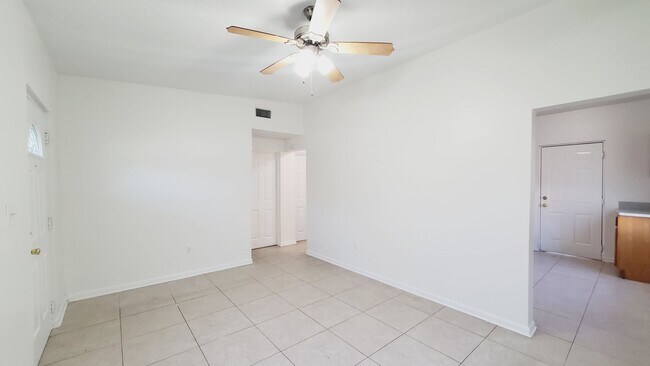 Foto del edificio - 3912 W La Salle St Tampa, FL 33607  MOVE-I...