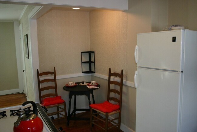 Building Photo - 905 Washington St