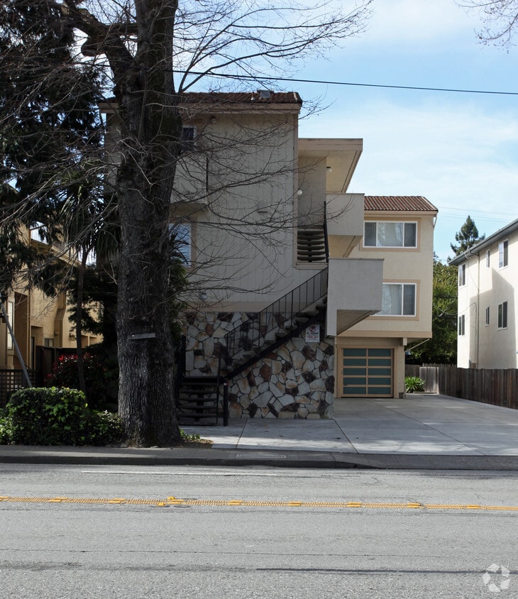Building Photo - 1109 El Camino Real