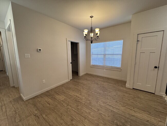 Building Photo - Beautiful Home Located Near Texas Tech Campus & Medical District!