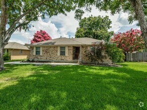 Building Photo - 1310 Kingsbridge Dr