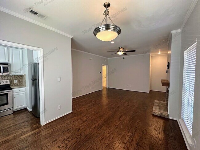 Foto del edificio - 4405 Bowser Ave