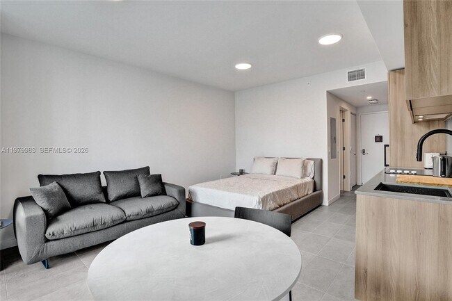 Foto del edificio - 121 NE 5th St