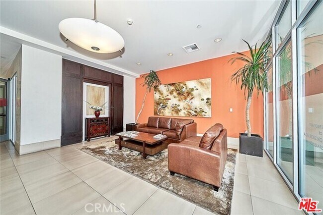 Foto del edificio - 3223 W 6th St