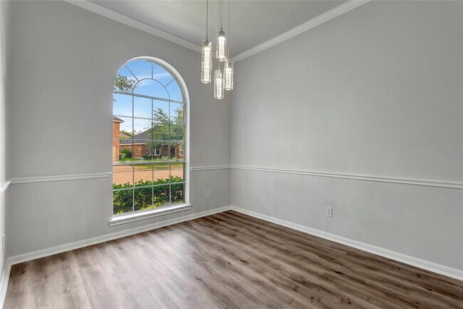 Building Photo - 3602 Sheldon Dr