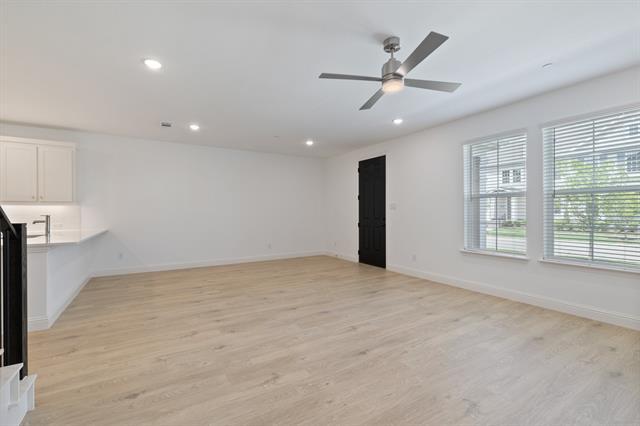 Foto del edificio - 8931 Scarp Hl Ln