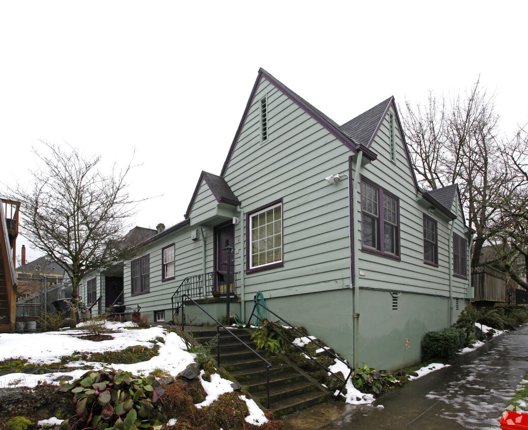 Primary Photo - 2374 NW Northrup St