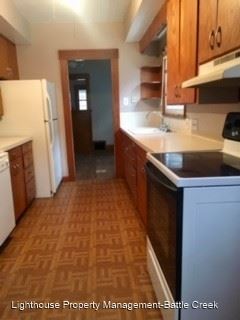 Building Photo - 3 br, 1 bath House - 45 East Kingman Avenue