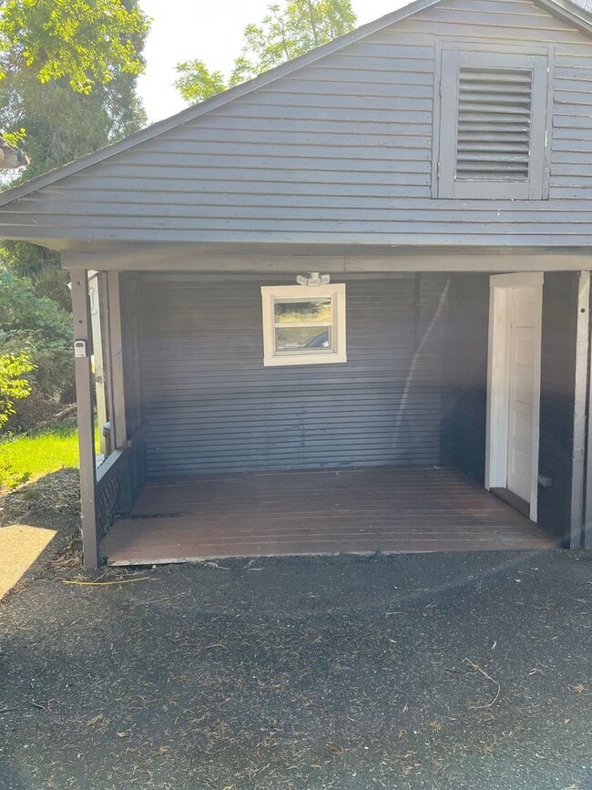 Foto del edificio - Cute and clean 2 Bedroom 1 Bathroom home in the heart of Roseburg.