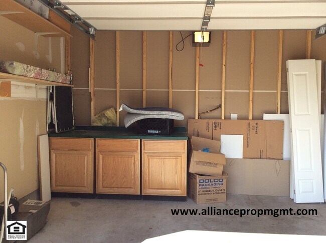 Foto del edificio - 3 Bedroom 2 Bath Condo Close to Hyalite Elementary