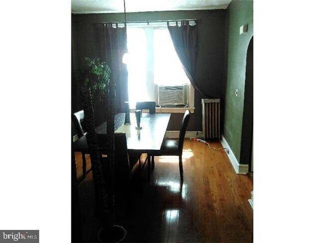 Foto del edificio - 1614 Lewis St