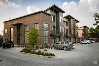 Building Photo - 333 E Boyd Dr
