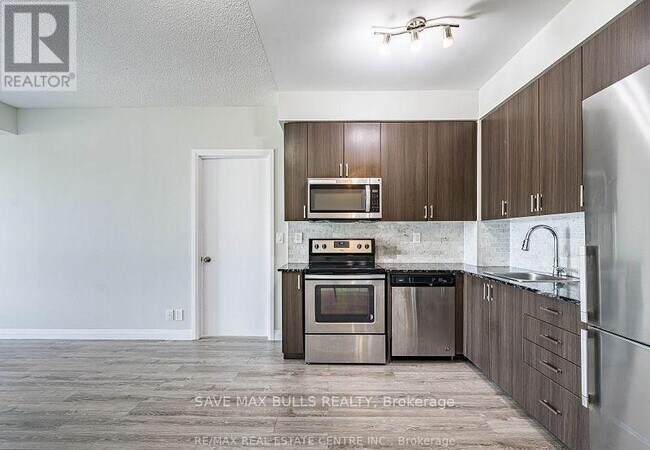 Building Photo - 22 E Haven Dr