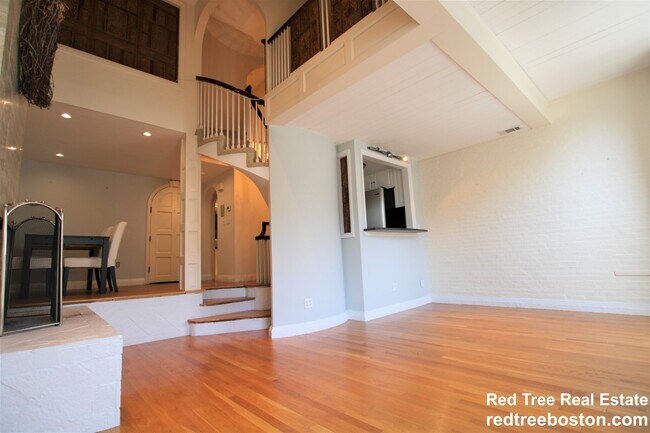 Building Photo - 124 Beacon St