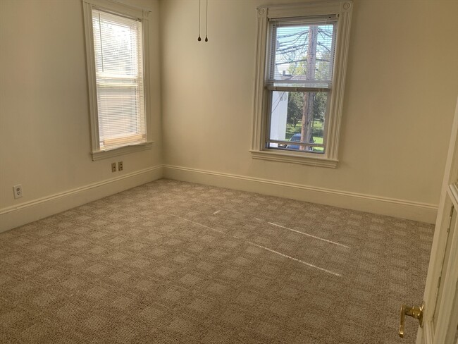 Building Photo - 30 French St