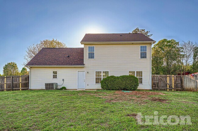 Foto del edificio - 1504 Riverglen Dr