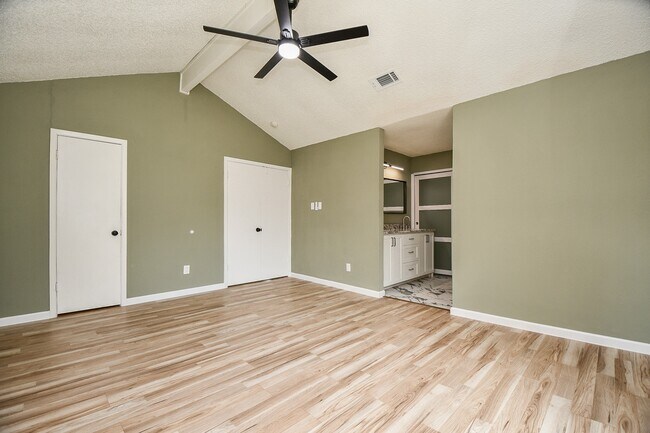 Foto del edificio - 17022 Quail Park Dr