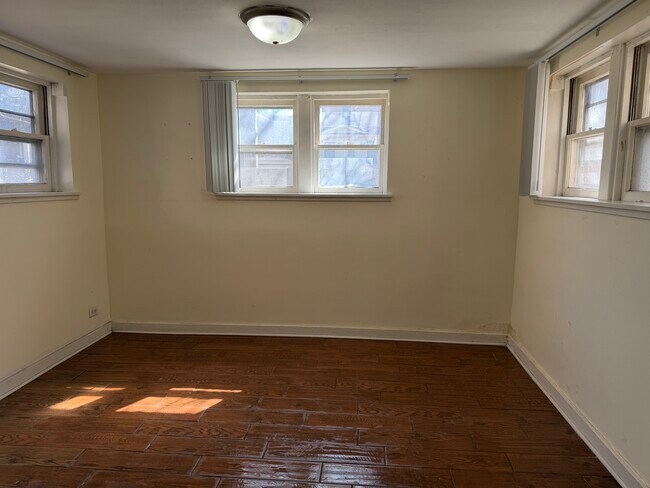 Foto del edificio - 50 Lincoln Ave