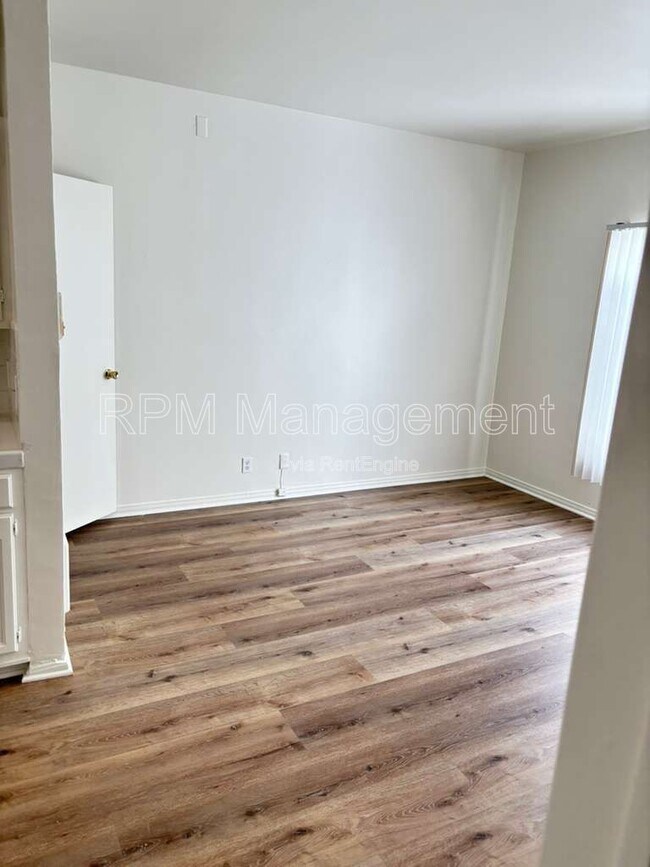 Foto del edificio - 611 Normandie Ave