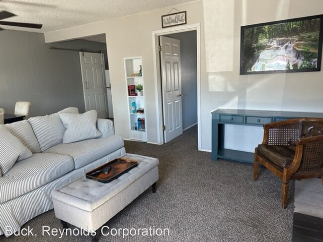 Building Photo - 2 br, 2 bath House - 889 Harbor Dr.