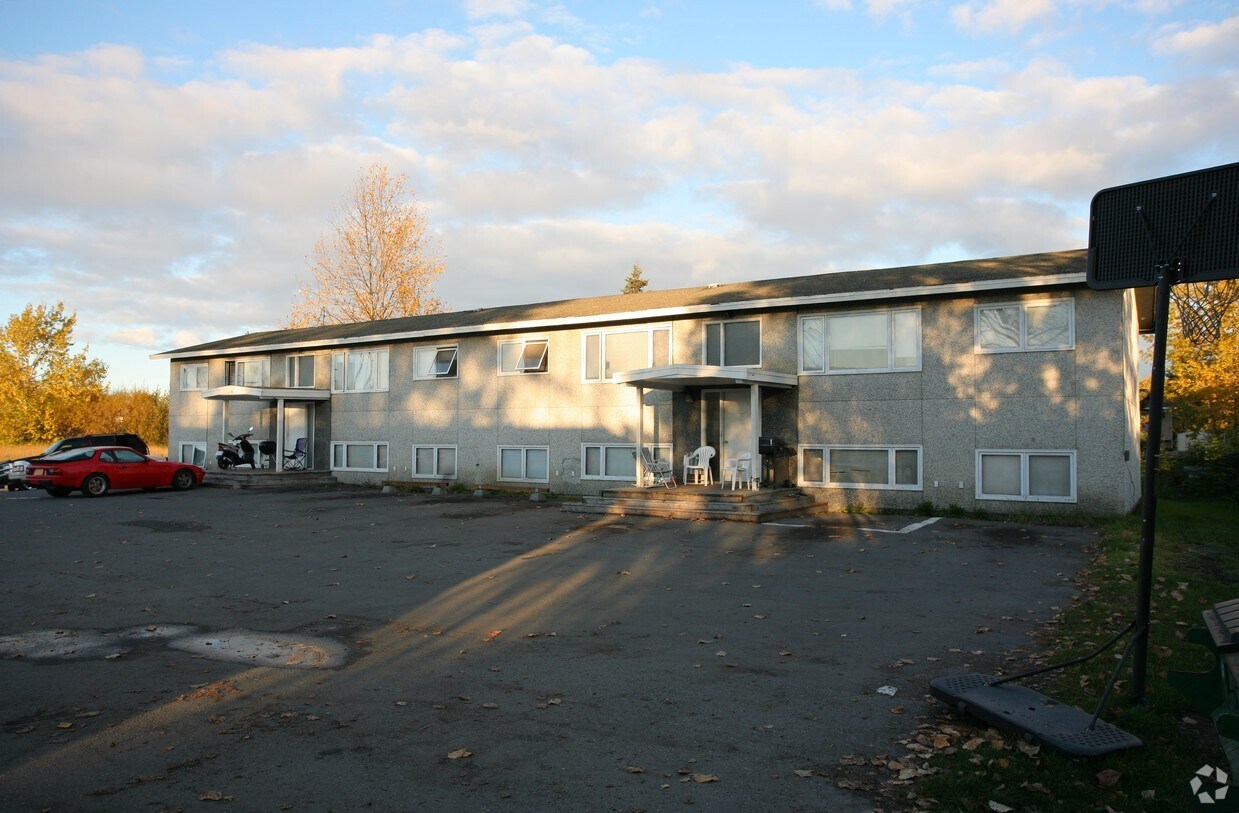 Building Photo - 4228 San Roberto Ave