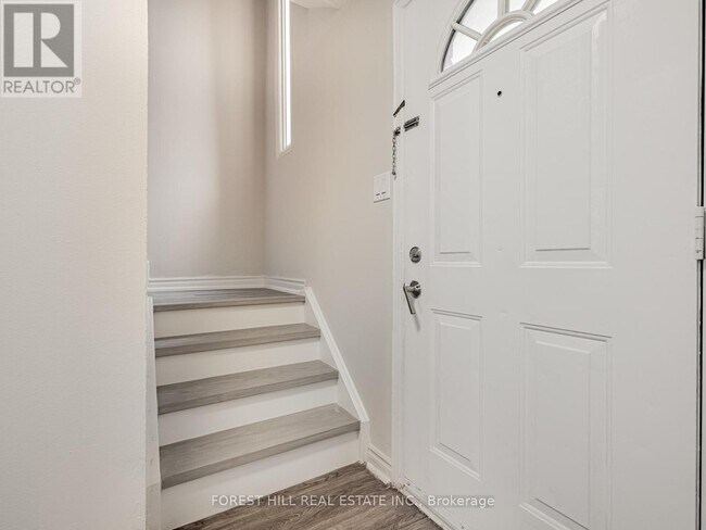 Photo du bâtiment - 16 Rexdale Blvd