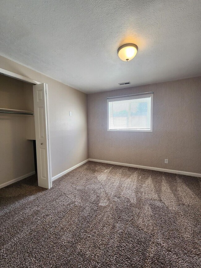 Photo - Available NOW!! House