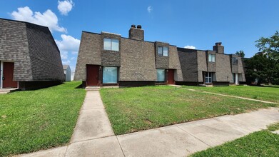 Building Photo - 1313 Eastgate Dr