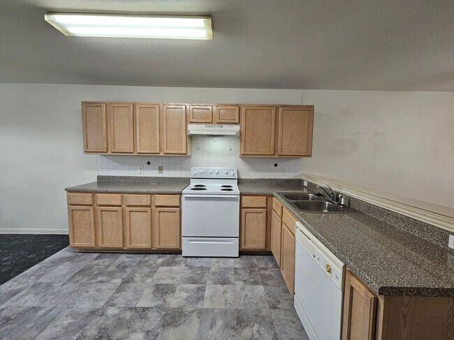 Building Photo - 2309 Terrace Dr