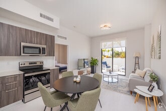 Interior Photo - Vistas Palmetto Bay