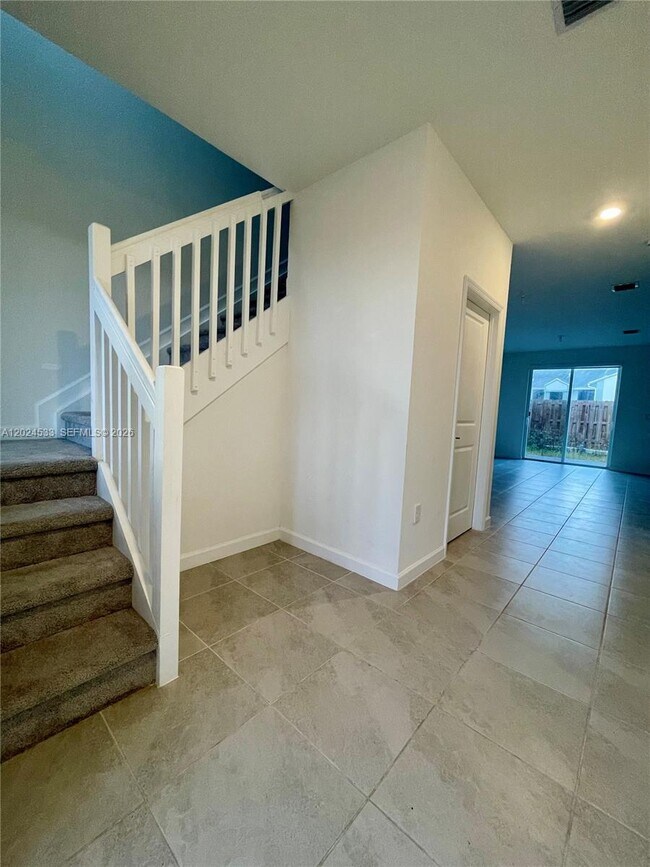 Foto del edificio - 708 SE 13th Ct