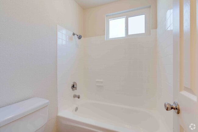 1HAB, 1BA - 745 ft² - Royal Villa