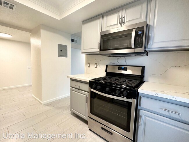 Foto del edificio - 2 br, 2 bath House - 400 N Sunrise Apt 270