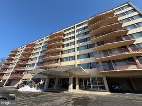 Building Photo - 5353 Columbia Pike