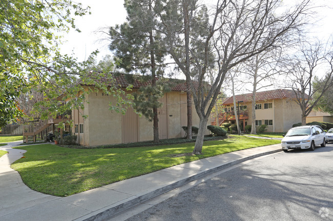 Building Photo - Los Arboles Apartments