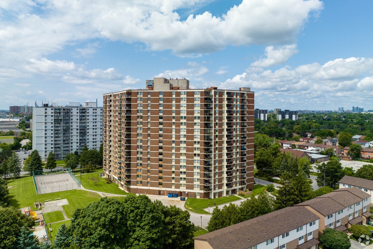 McCowan Place Apartments 121 Trudelle St Toronto, ON