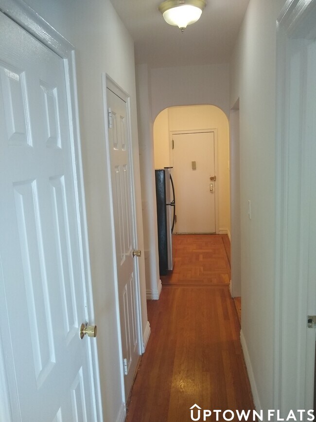 Foto del edificio - 2285 Bathgate Ave