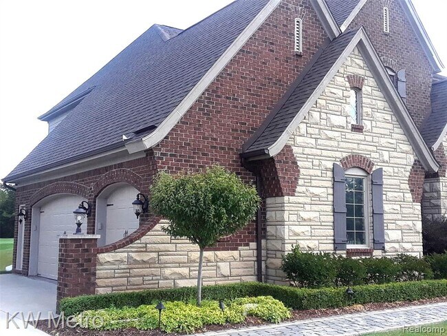 Building Photo - 2805 Invitational Dr