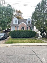 Building Photo - 264 Thayer Ave