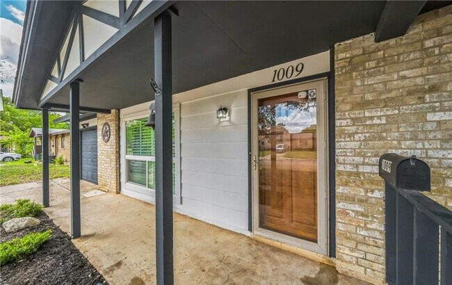 Foto del edificio - 3-BEDROOM, 3-BATHROOM IN SCHERTZ
